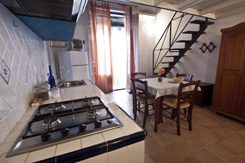4Roomsrelax Κατάνια Δωμάτιο φωτογραφία